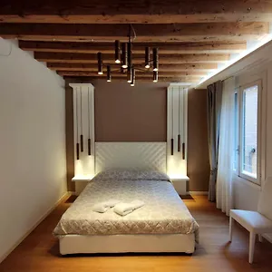 Deluxe 3 Bedroom Flat In Rialto Venedig