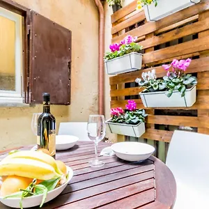  Apartment Trevi Fountain Garden Italy